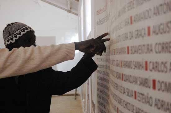 Identificar os nomes das vítimas (Exposição 2009)